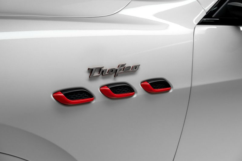 ngam 3 mau maserati trofeo doc dao vua trinh lang hinh 4