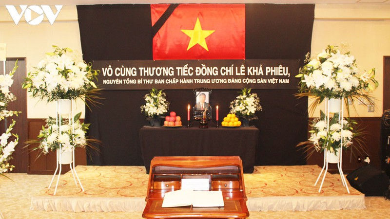 le vieng nguyen tong bi thu le kha phieu tai trung quoc, nhat ban hinh 3