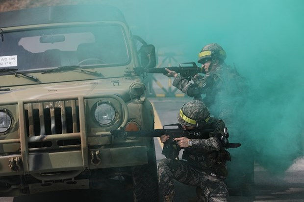 Han Quoc huy hoat dong huan luyen luc luong du bi do COVID-19 hinh anh 1