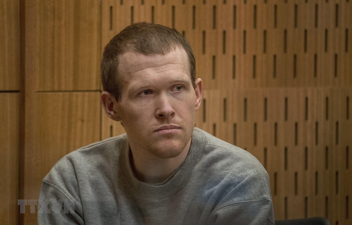 Đối tượng Brenton Tarrant tại phiên tòa ở thành phố Christchurch, New Zealand ngày 24/8/2020. (Ảnh: AFP/TTXVN)
