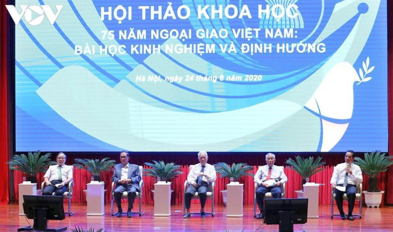 thanh tuu cua nganh ngoai giao la
