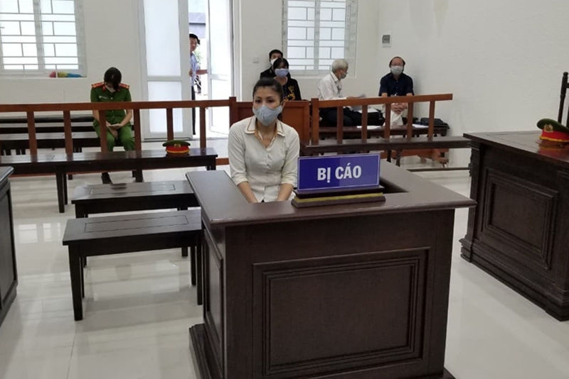 Tuyên phạt 14 năm tù đối với nữ nhân viên cấp dưỡng tự nhận trợ lý Tổng Giám đốc để lừa đảo tuyen phat 14 nam tu doi voi nu nhan vien cap duong tu nhan tro ly tong giam doc de lua dao