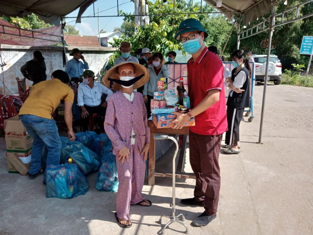 quang nam hinh anh dep ve nguoi nong dan dien ban trong mua dich