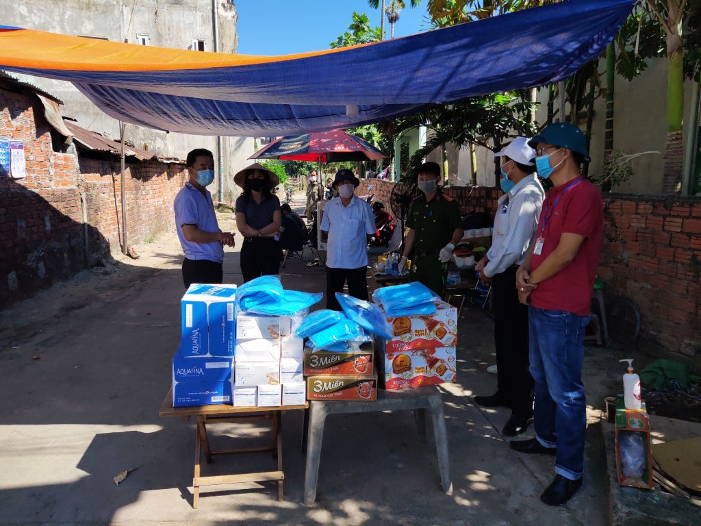 quang nam hinh anh dep ve nguoi nong dan dien ban trong mua dich