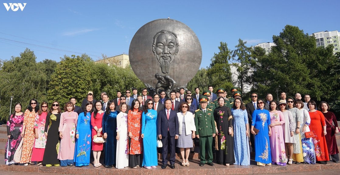 dai su quan viet nam tai lb nga ky niem 75 nam quoc khanh 2-9 hinh 3