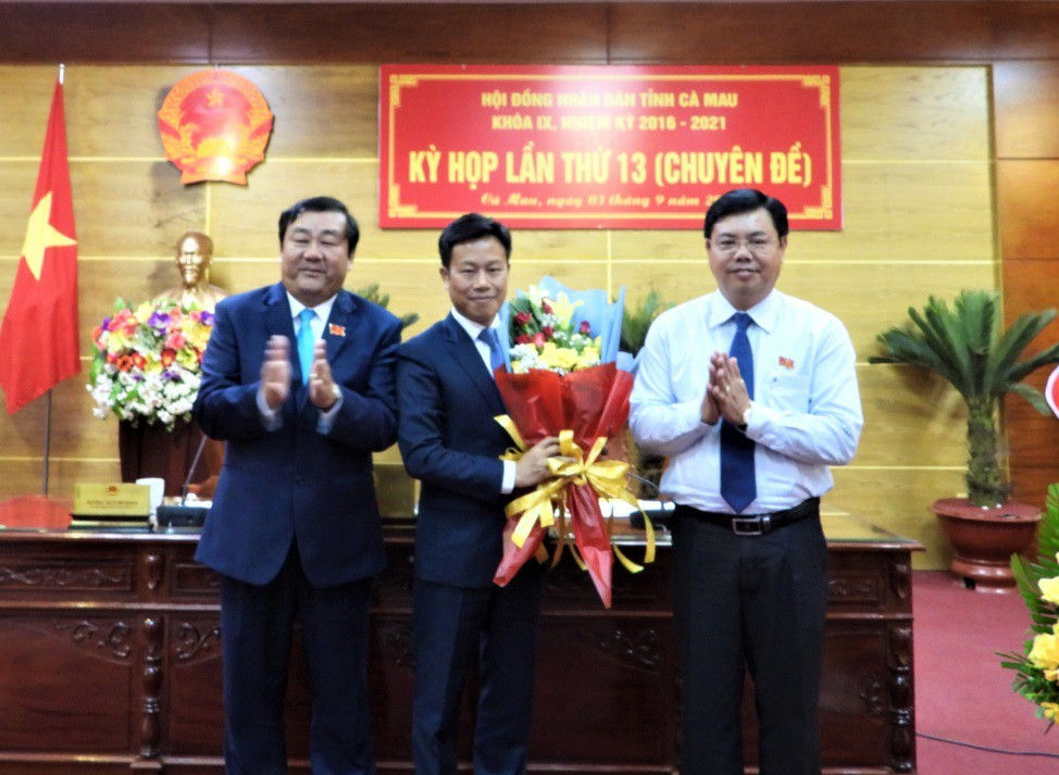ong le quan duoc bau giu chuc chu tich ubnd tinh ca mau hinh 1