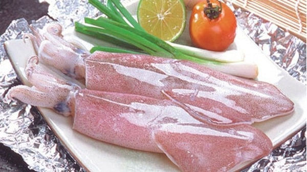 Chế biến mực tươi chỉ cần bỏ thêm thứ gia vị này, hết sạch mùi tanh - Ảnh 1