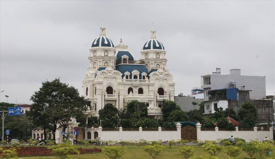 Ng&ocirc;i biệt thự h&agrave;ng trăm tỷ của đại gia Ph&aacute;t tại đường L&ecirc; Hồng Phong, Hải Ph&ograve;ng