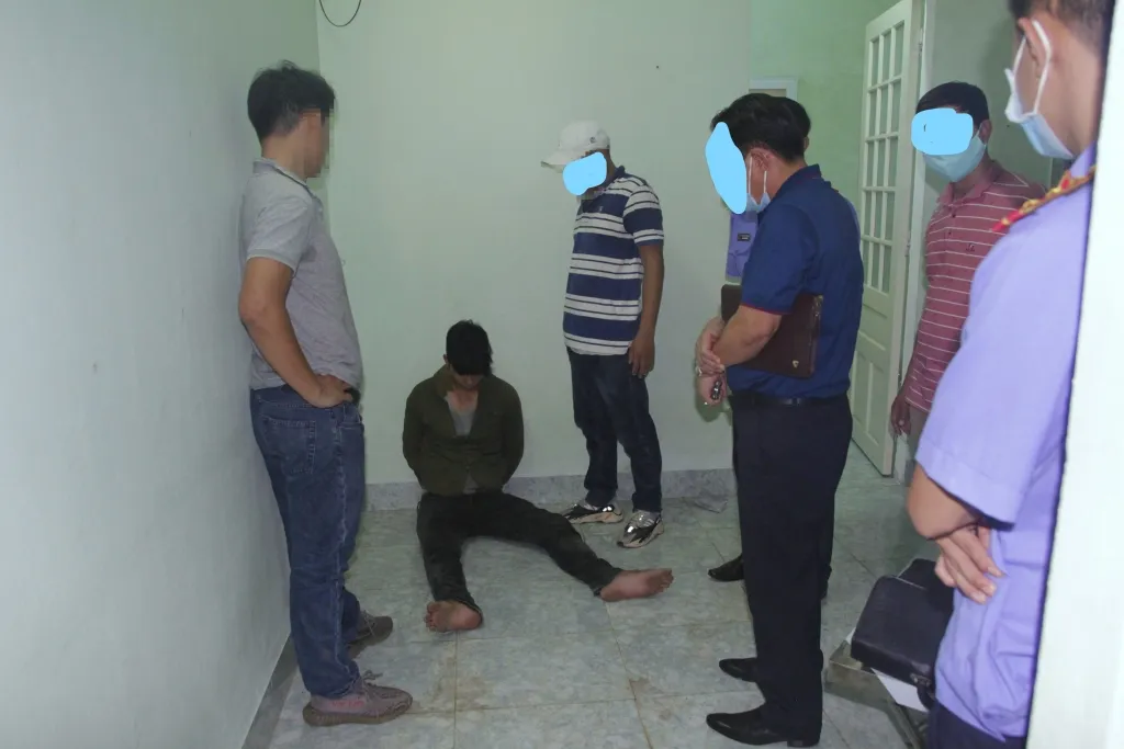 Đối tượng bị trinh sát bắt giữ