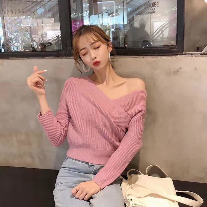Bài tập giúp vai thon gọn, lộ xương quai xanh, diện đồ cực gợi cảm - Ảnh 1