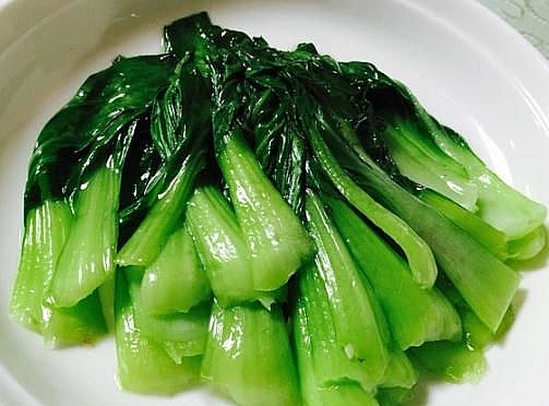 Chỉ cần nhớ 3 điều này, rau xào luôn xanh mướt mắt, giòn ngon ăn đã miệng