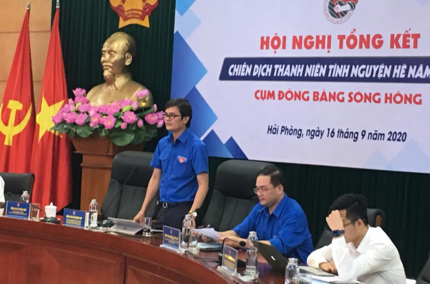 đồng chí Bùi Quang Huy, Bí thư Trung ương Đoàn, Chủ tịch Trung ương Hội Sinh viên Việt Nam phát biểu tại chương trình