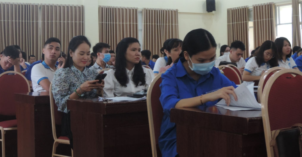 Tham dự lớp tập huấn có 300 học viên Tham dự lớp tập huấn có 300 học viên