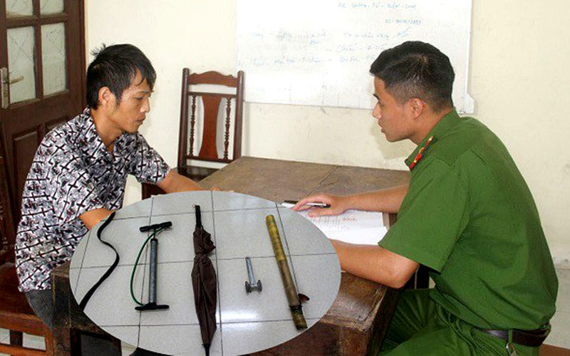 Cảnh sát bắt giữ đối tượng Nguyễn Hữu Long cùng các tang vật liên quan