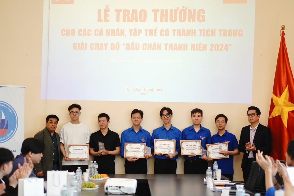 Hơn 650 người tham gia giải chạy do Hội Sinh viên Việt Nam tại Nga tổ chức