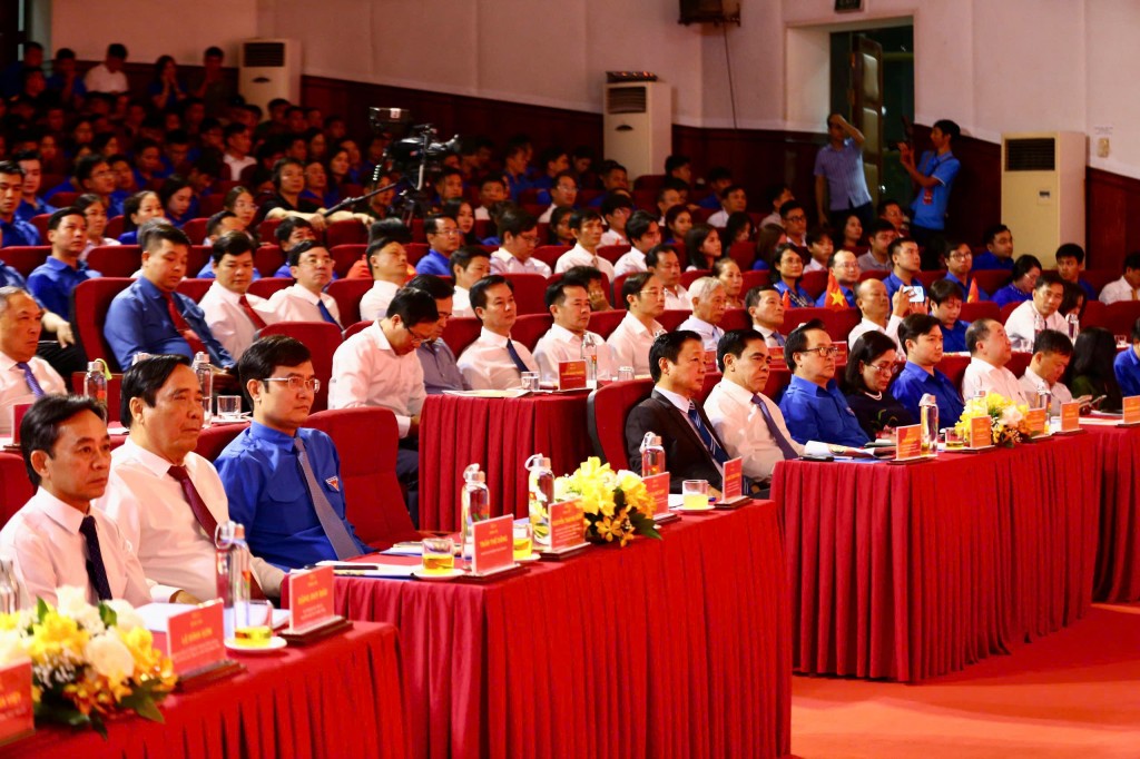 Các vị đại biểu tham dự chương trình