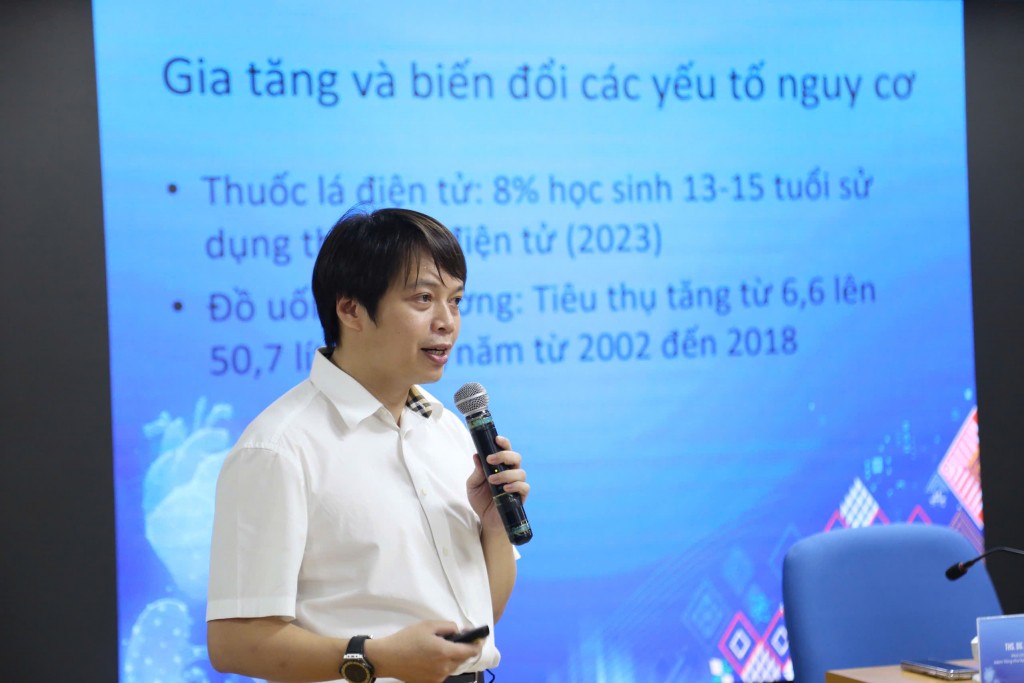 DS Nguyễn Hữu Tú, Phó Chủ tịch Thường trực, kiêm Tổng Thư ký Hội Thầy thuốc trẻ Việt Nam