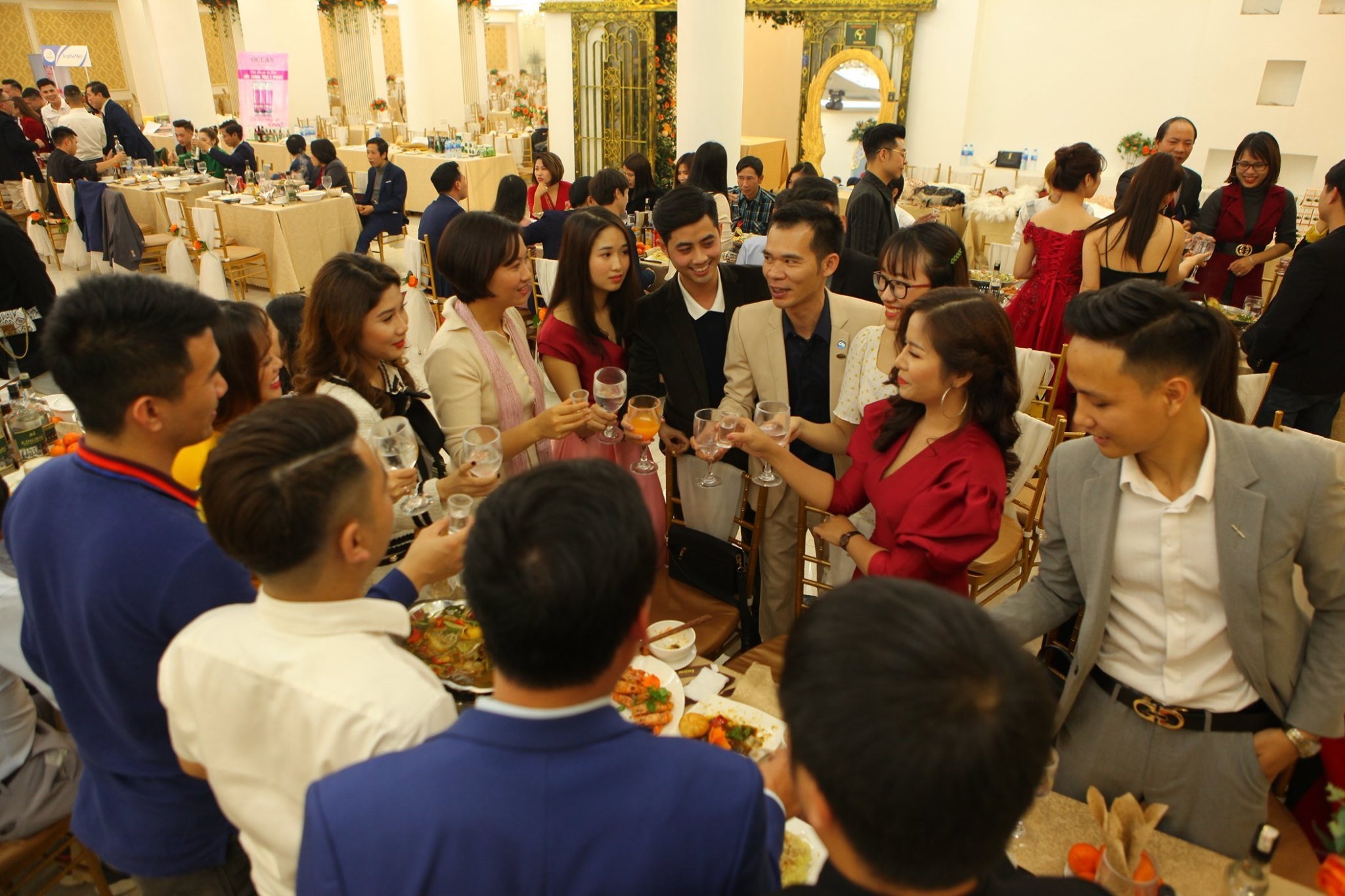 Dạ tiệc tất niên được mong đợi nhất của giới doanh nhân, khởi nghiệp trẻ