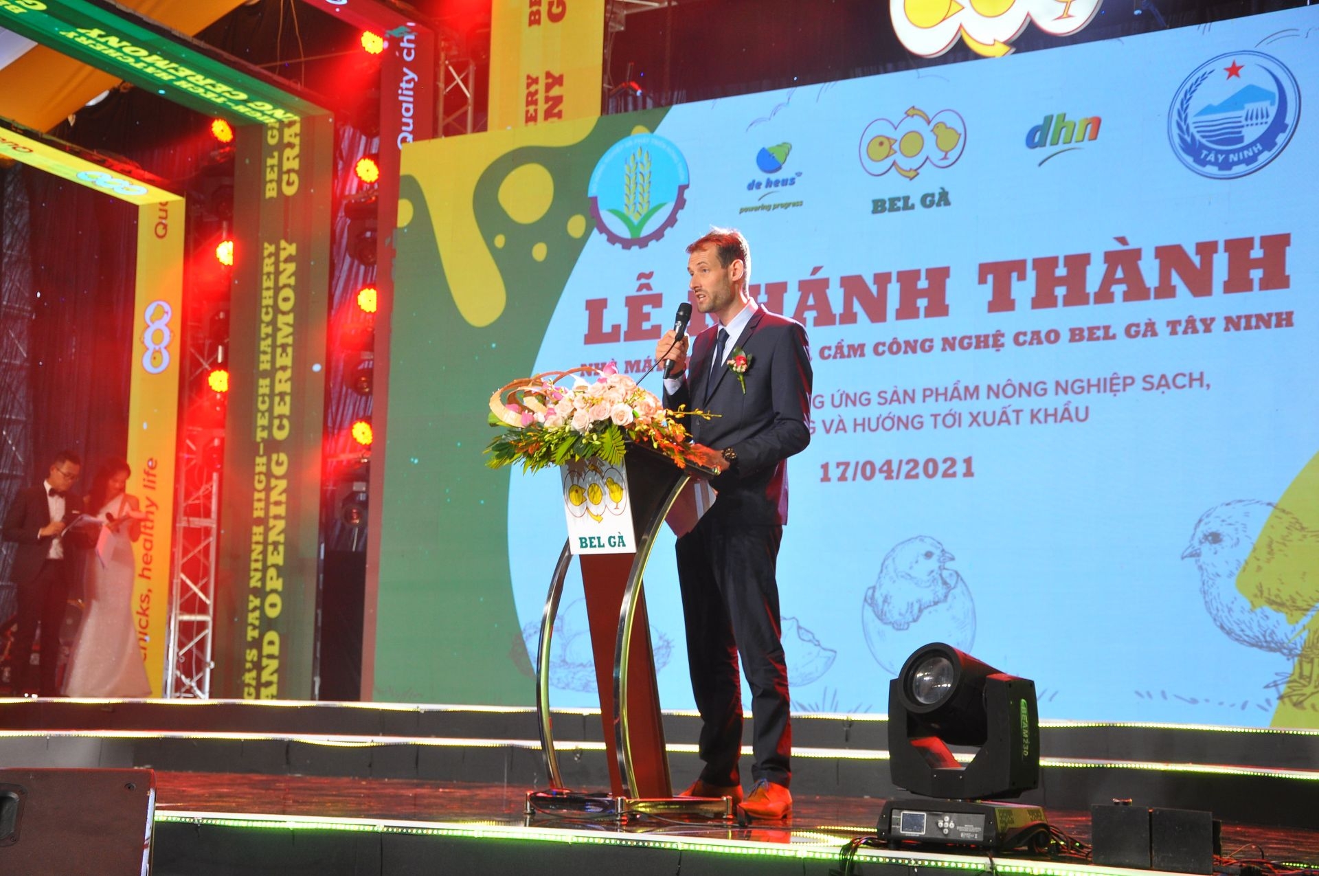 CEO Vũ Mạnh Hùng: Vạn dặm khởi nghiệp đưa nhà máy ấp gà trị giá 200 tỉ đồng về Việt Nam