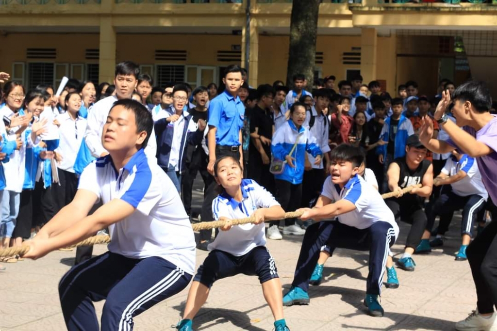 Cuộc thi kéo co đầy kịch tính