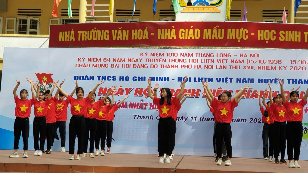 Các tiết mục văn nghệ đa dạng về thể loại