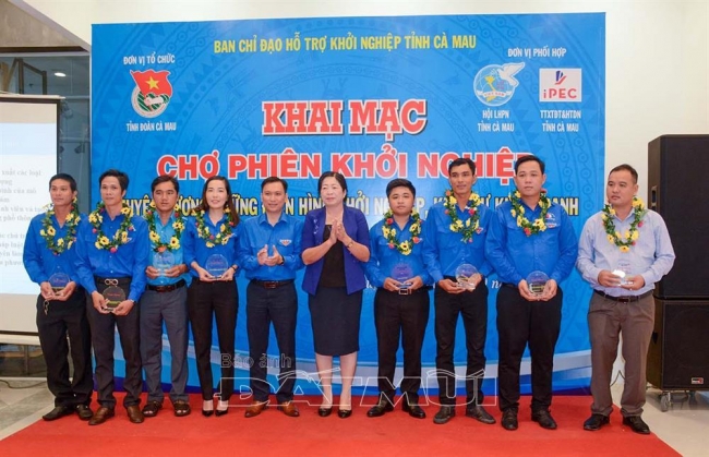 thanh nien ca mau voi cho phien khoi nghiep