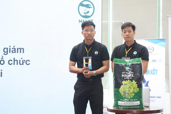 xuat khau dat trong cay tai khoi dong giua tam dich
