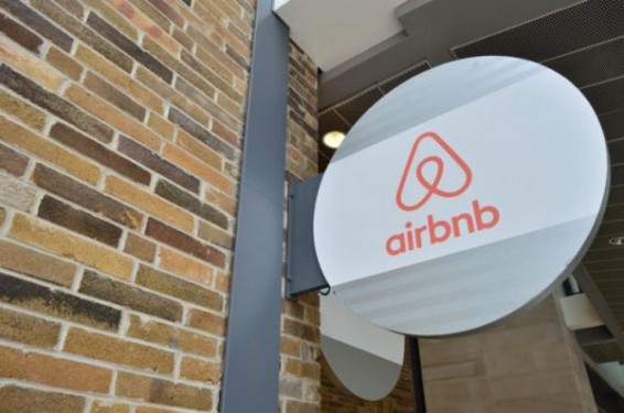 bai hoc xoay chieu chuyen doi chien luoc thanh cong giua dai dich tu airbnb