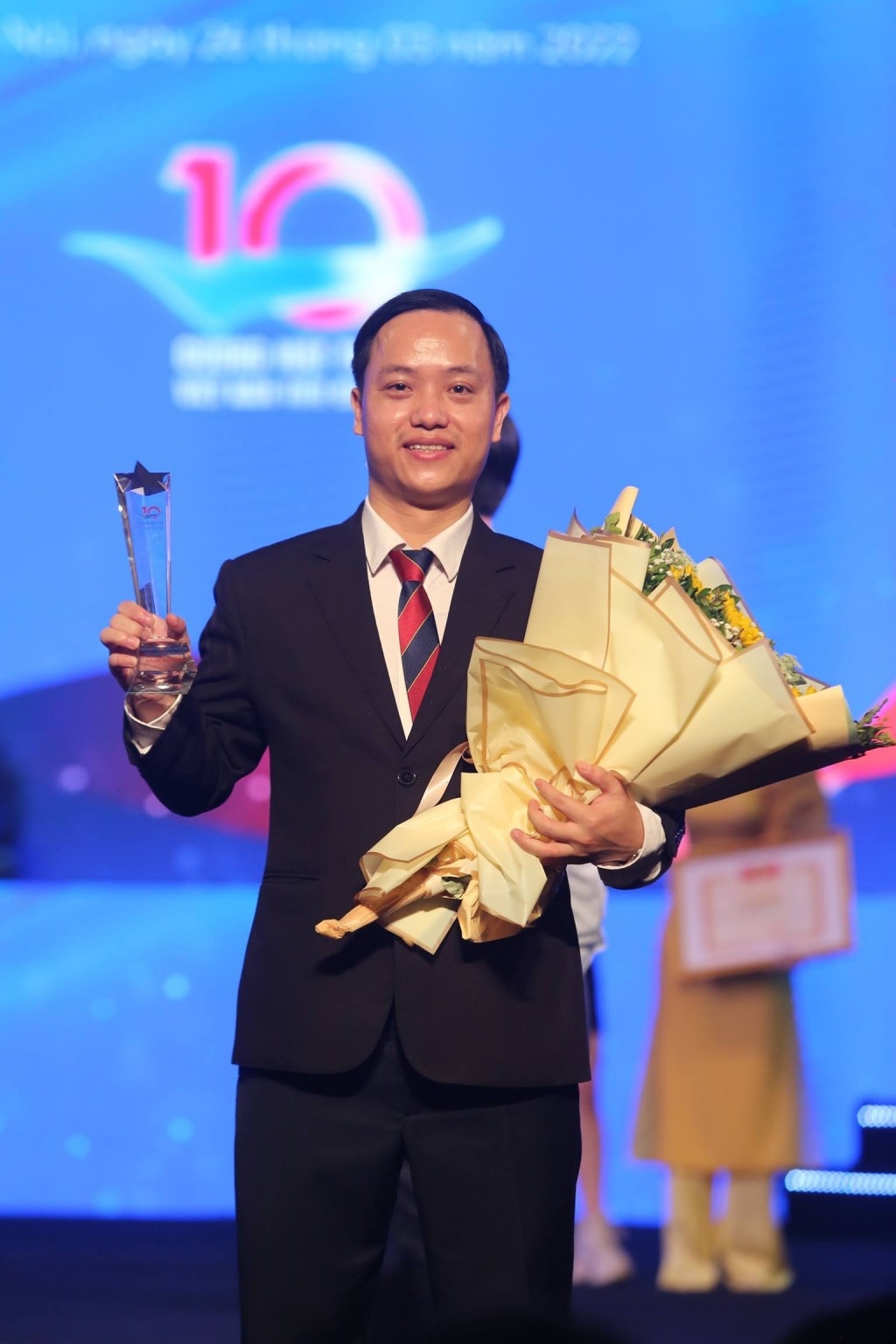 Vua sáng chế” Hồ Xuân Vinh, Phó Giám đốc nhà máy cơ khí của Công ty TNHH Hồ Hoàn Cầu (tỉnh Nghệ An)