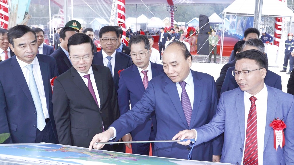 Chủ tịch nước Nguyễn Xuân Phúc, Thường trực Ban Bí thư Võ Văn Thưởng dự lễ khởi công Dự án đầu tư xây dựng Bến cảng Liên Chiểu