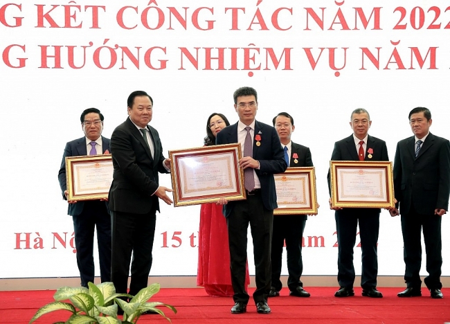 Tân Phó Tổng giám đốc Petrovietnam đón nhận Huân chương Lao động hạng Nhì